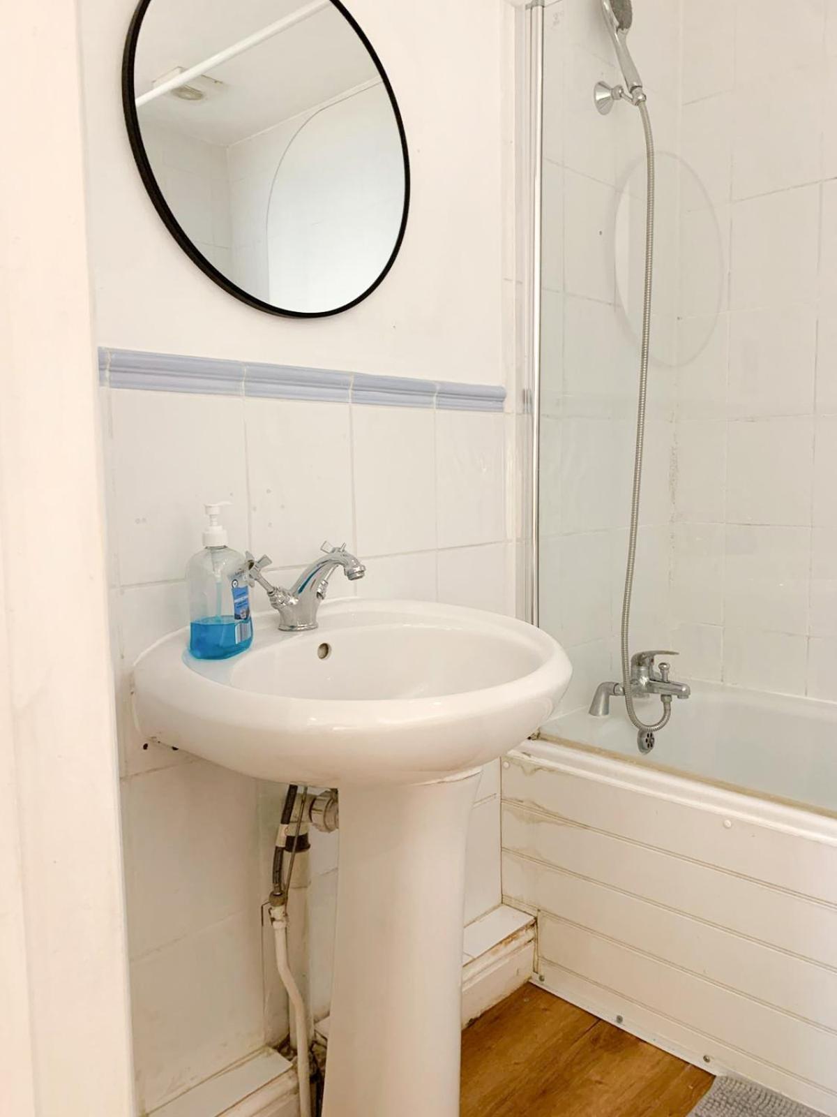Lovely 1 Bedroom Flat In West Kensington London, Shepherd's Bush * Londres