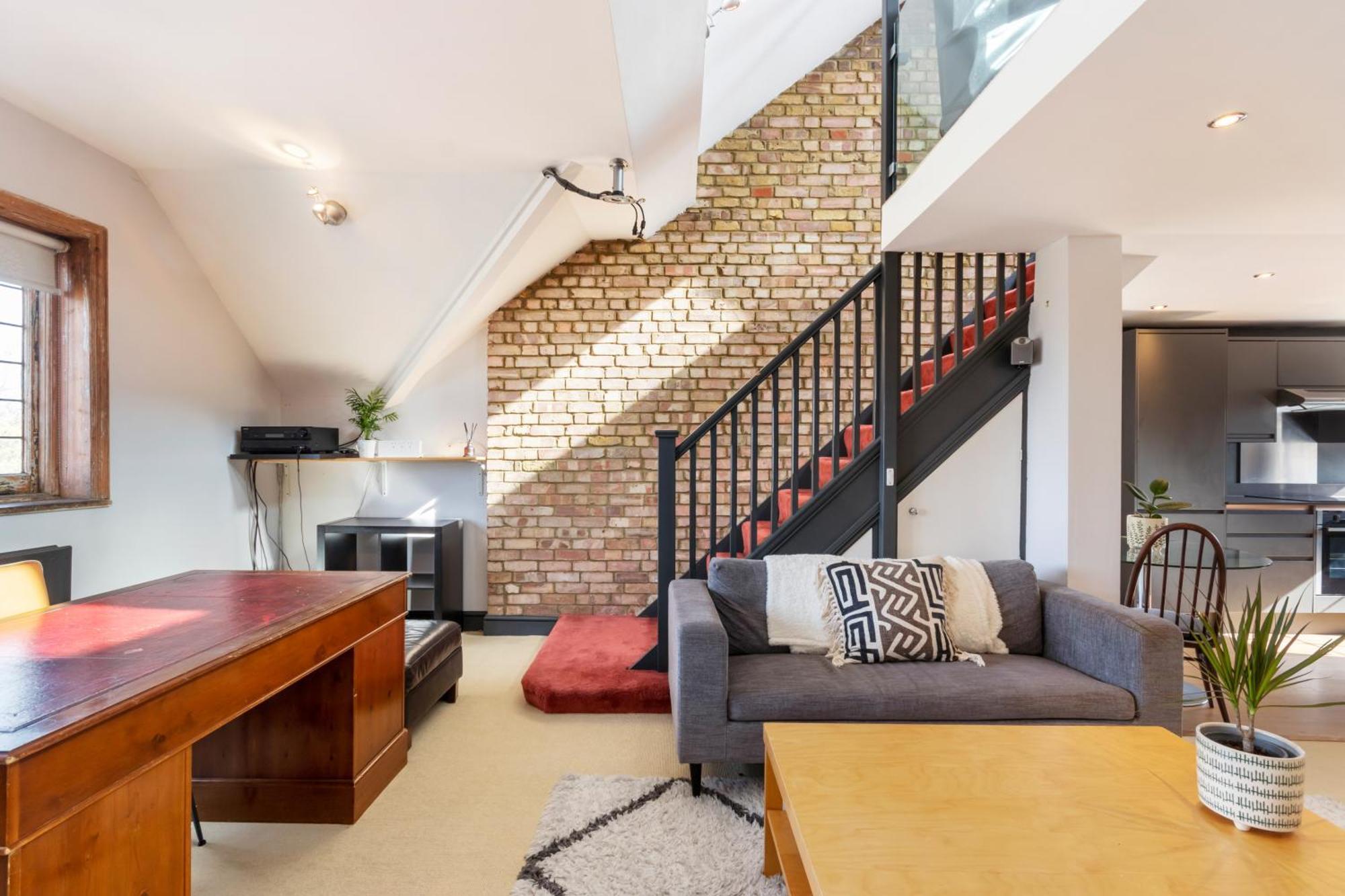 Designer 1 Bed Loft Apartment, Sw16 Londres
