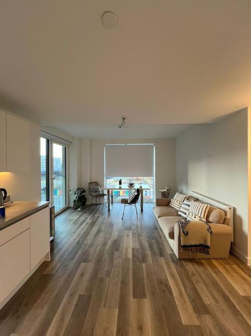 Entire 1 Bedroom *