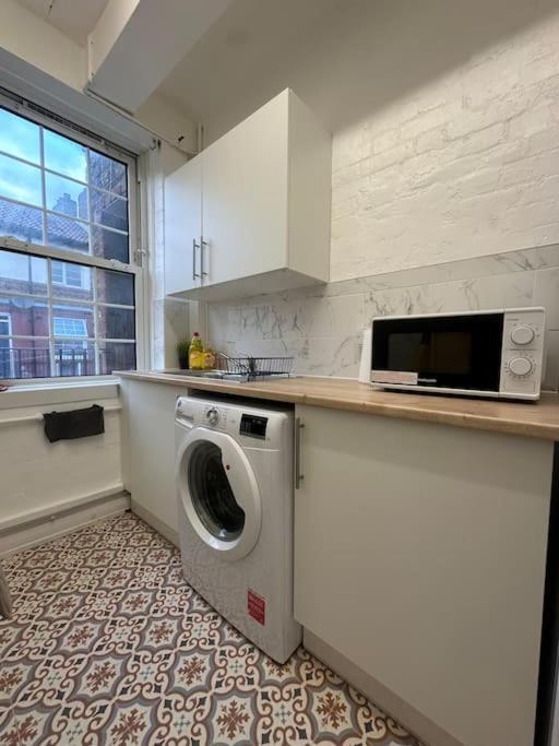 Chic 3 Bedroom Flat Ontower Bridge Apartment London