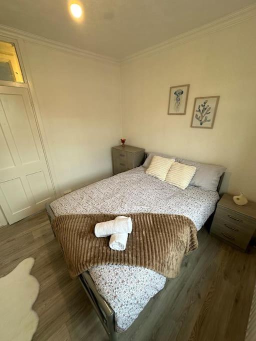 Chic 3 Bedroom Flat Ontower Bridge Apartment *