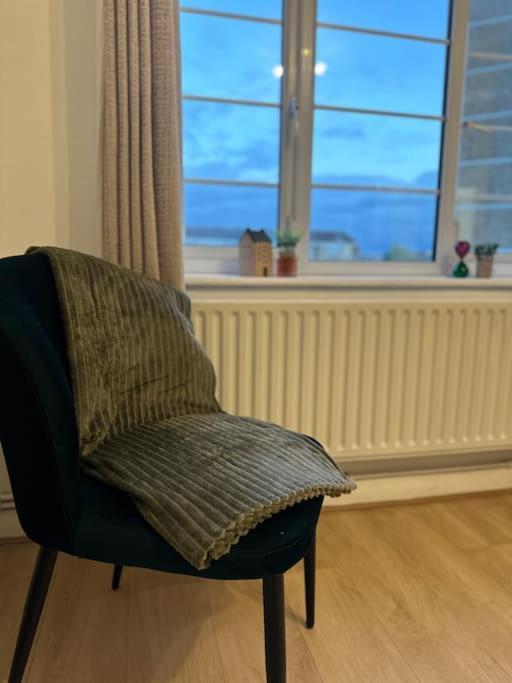 Chic 3 Bedroom Flat Ontower Bridge Apartment