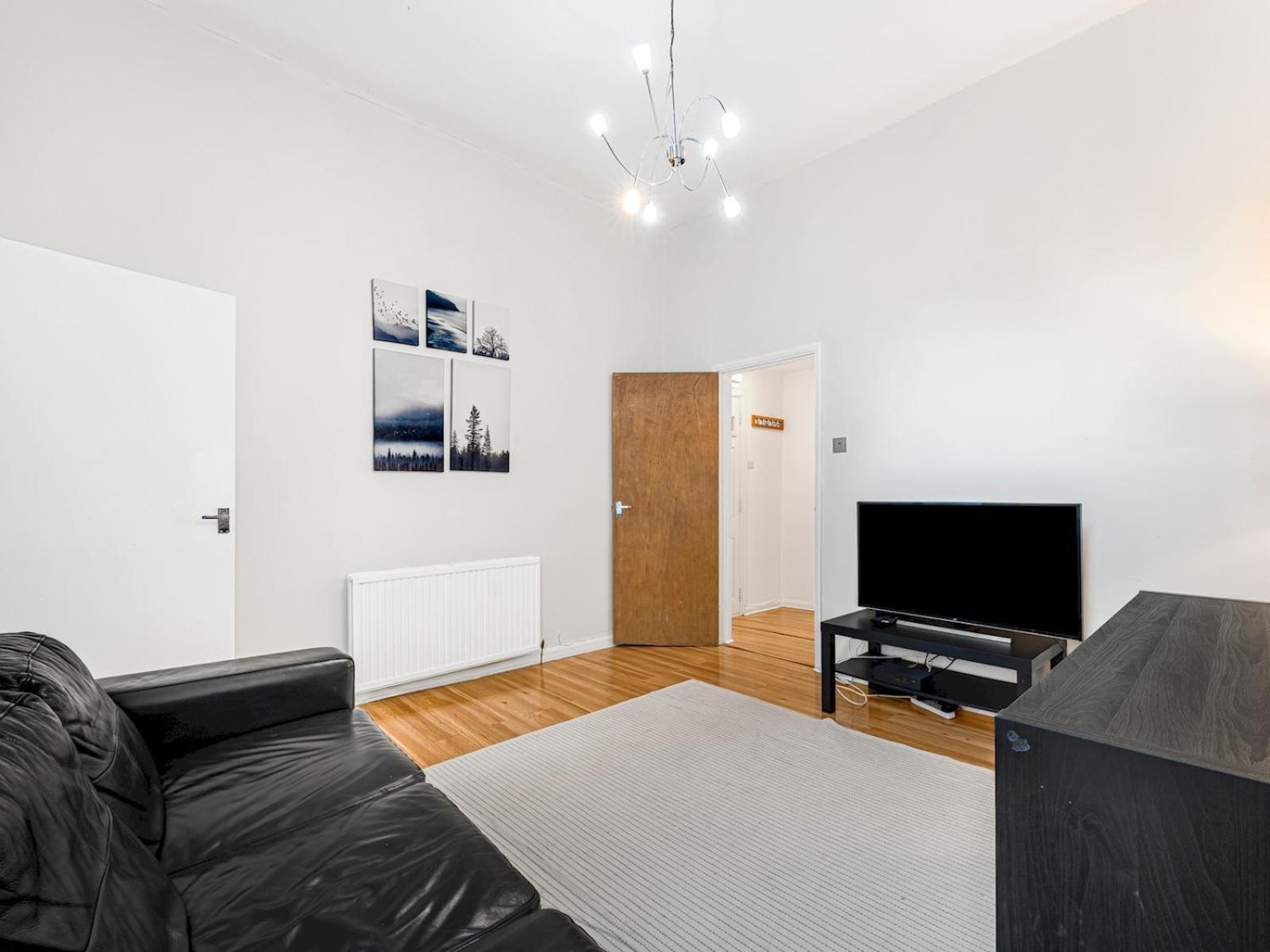 Bright & Cozy East 1-bed Flat With Garden * Londen