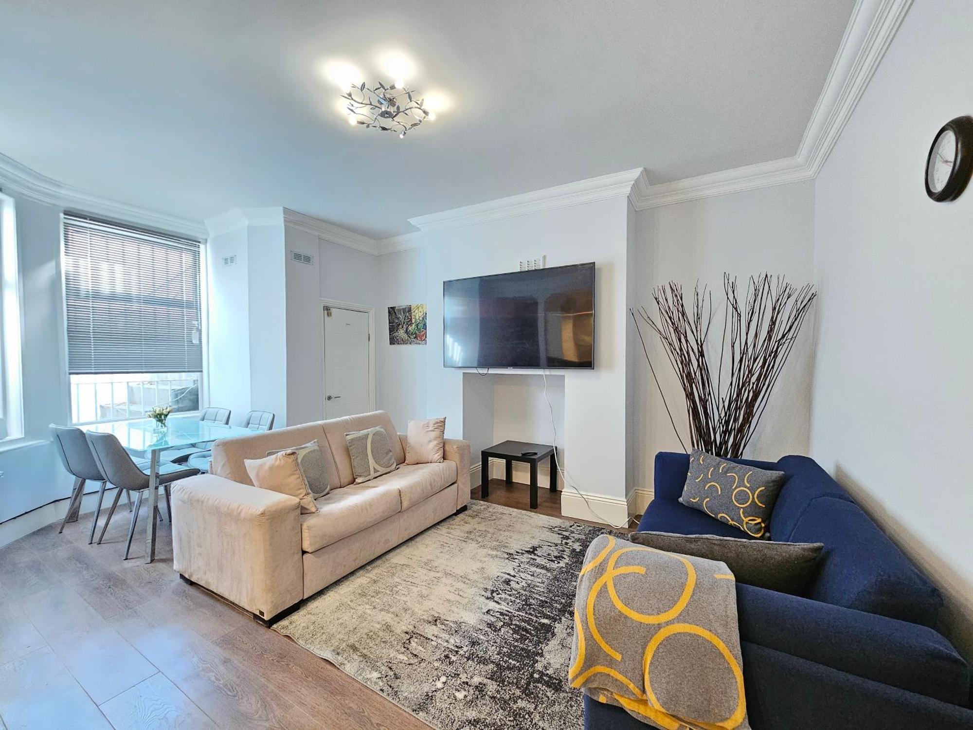 Trendy One Bedroom Apartment *