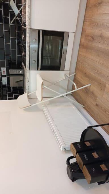 Apartamento F2 2 Bed Flat In Hammersmith Opposite Olympia - Sleeps 5 People