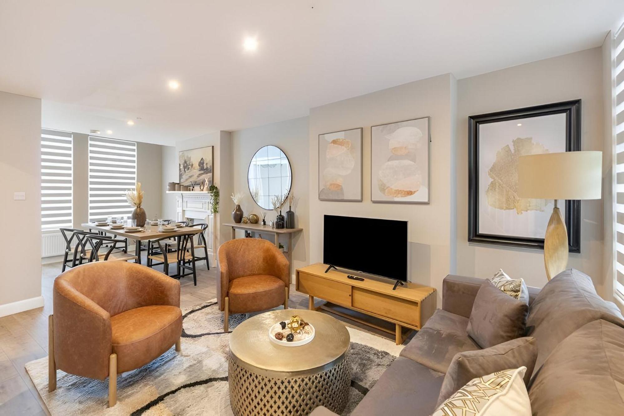 Earthy Elegance Stylish 4br For Urban Escapes Apartment