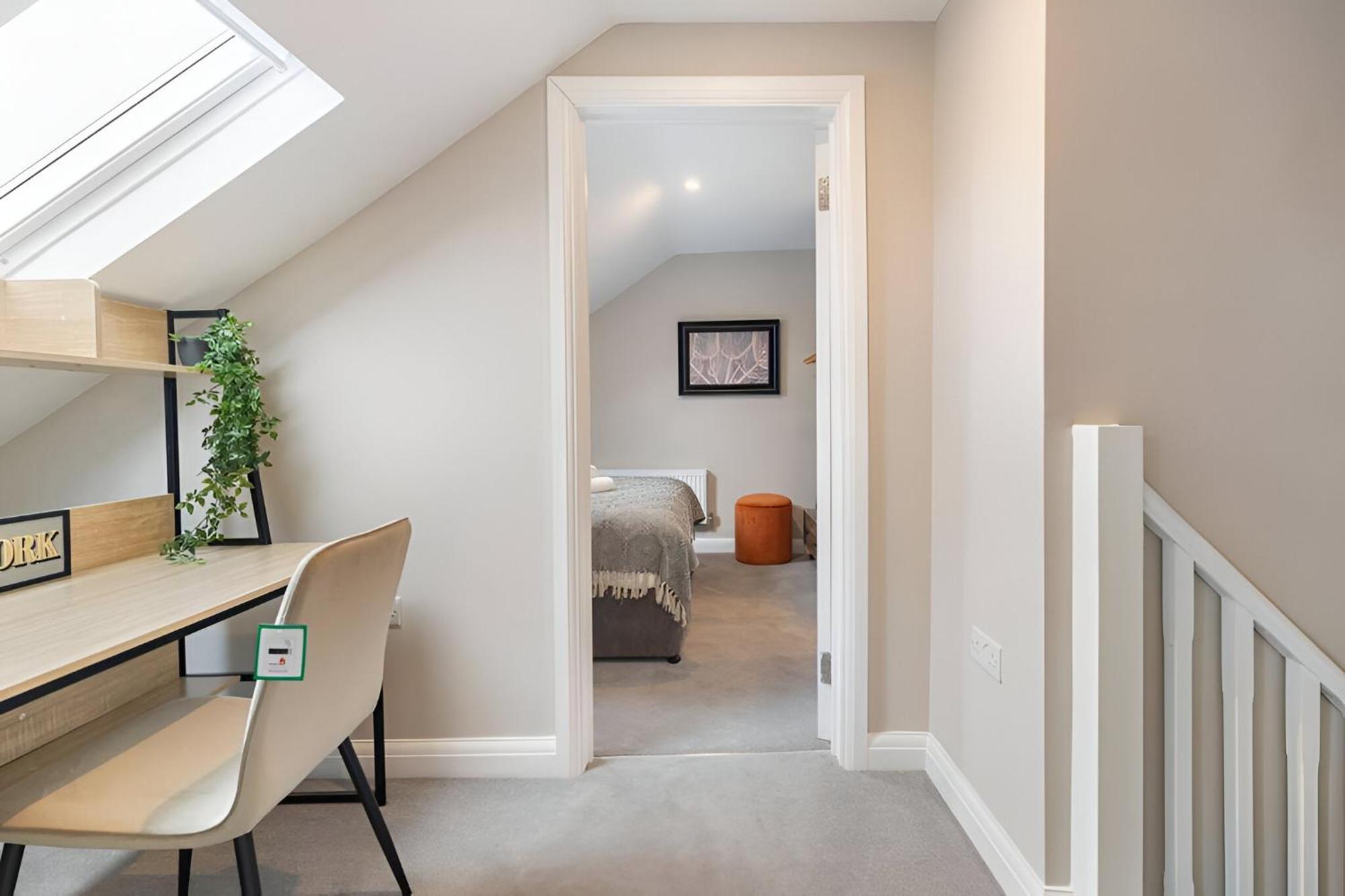 Earthy Elegance Stylish 4br For Urban Escapes *
