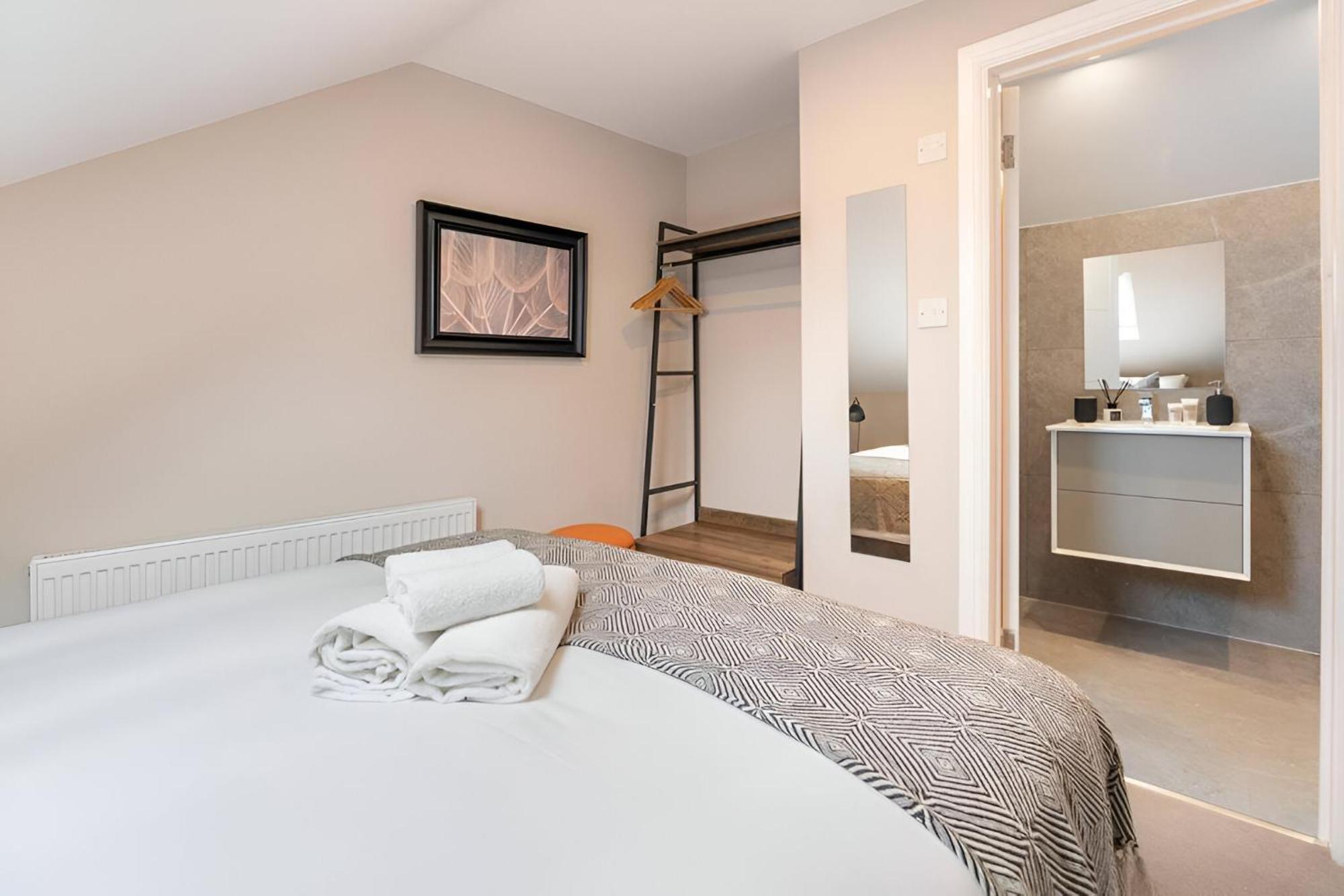 Earthy Elegance Stylish 4br For Urban Escapes Apartment