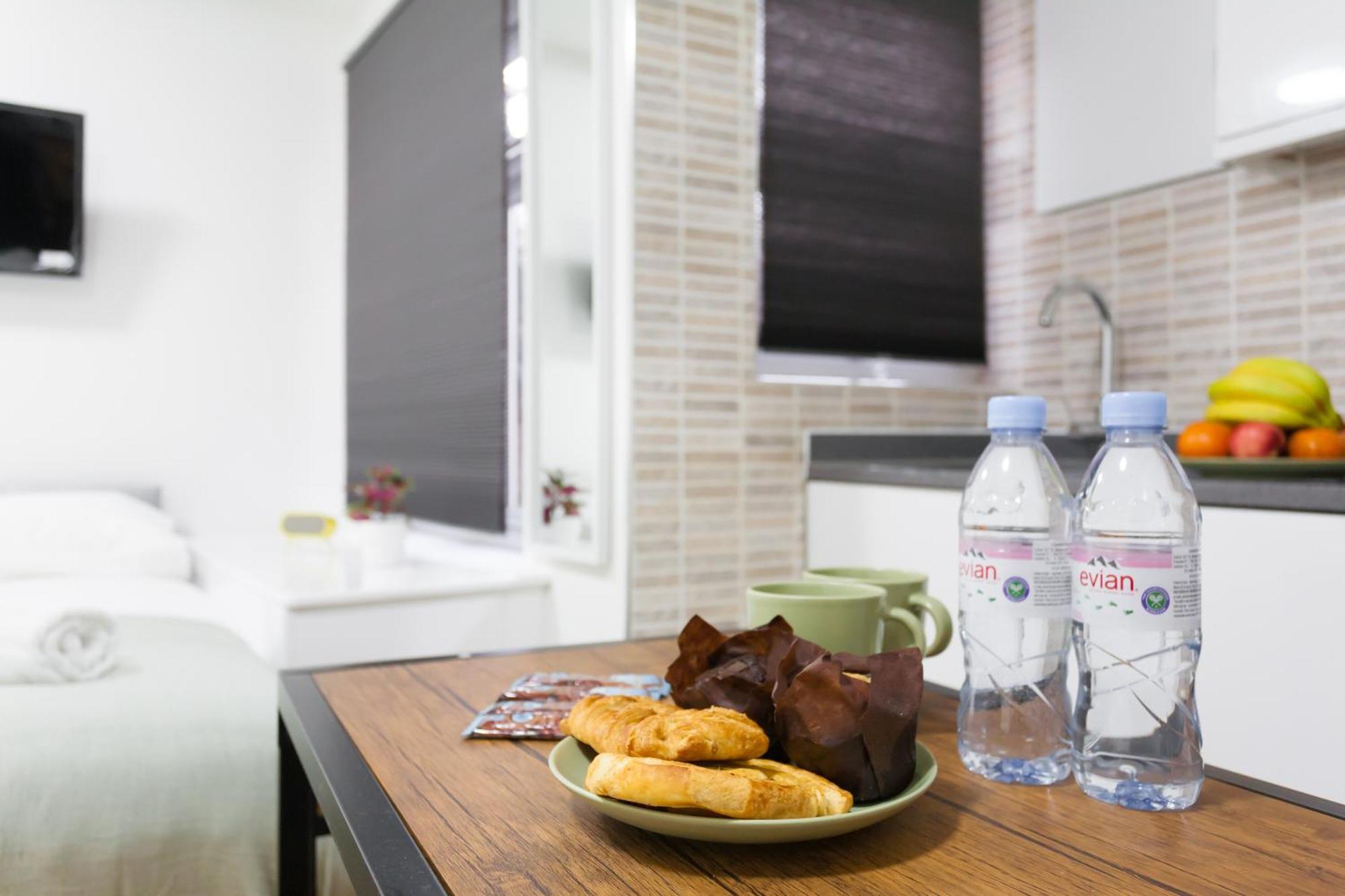 Studio9 - Next To Emirates Stadium - Budget With Shared Bathroom *