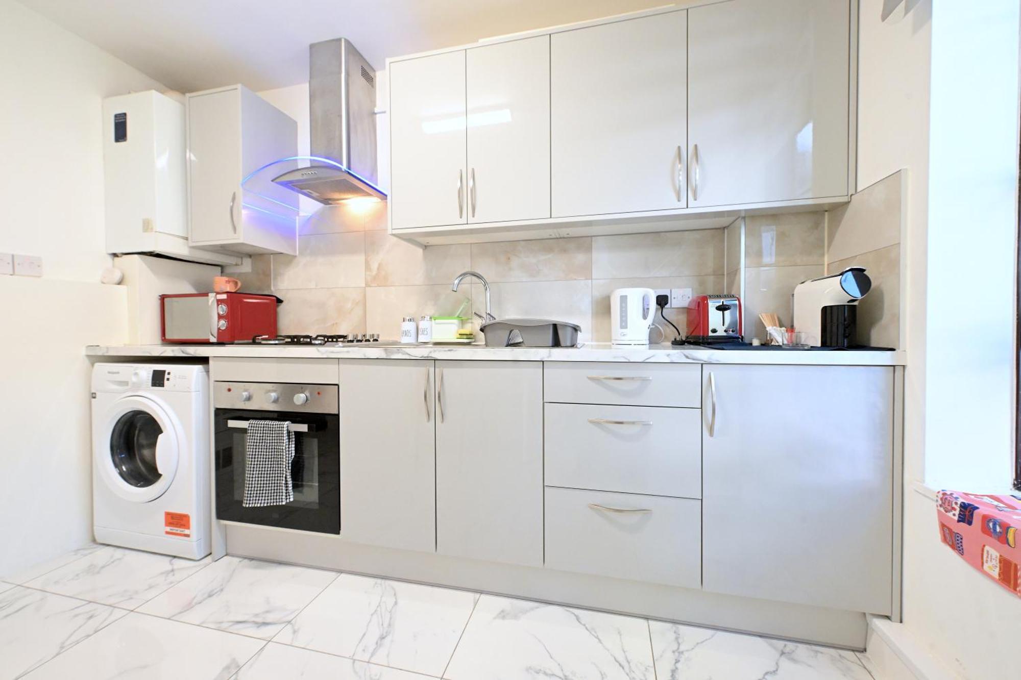 2 Bedroom Flat In - Old St - Zone 1 Apartment *