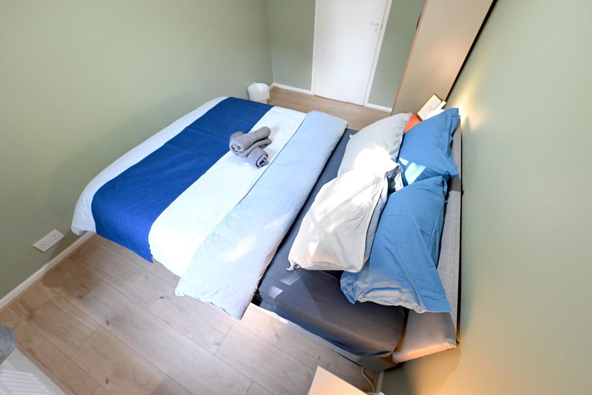2 Bedroom Flat In - Old St - Zone 1 Apartment *