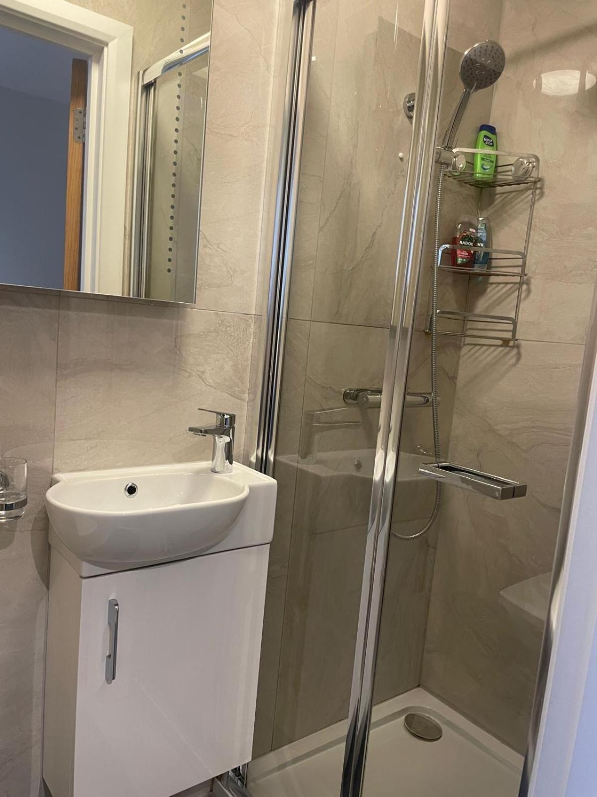 Guest house Grays Road - 1 *