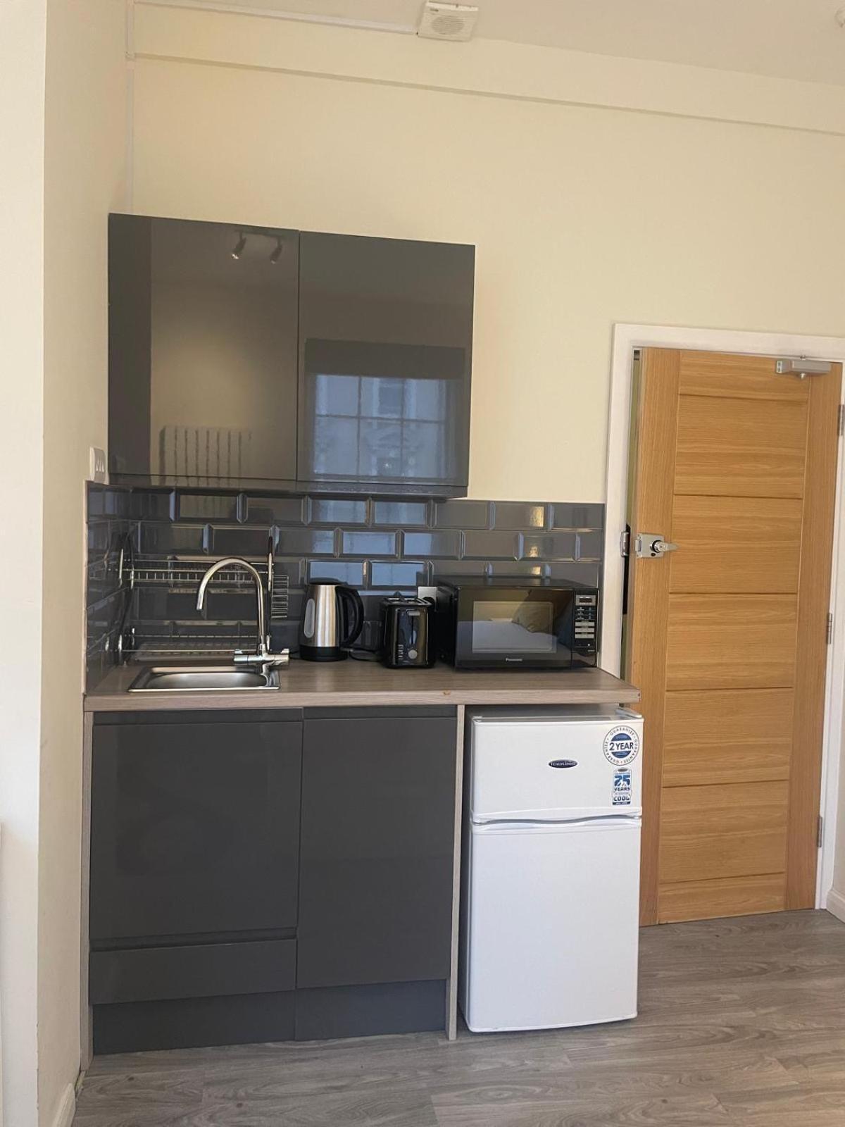 Grays Road - 1 Guest house *