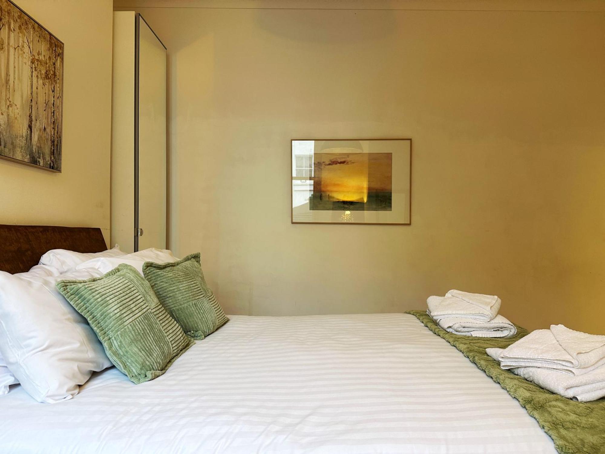Theo's 2 Bedroom In *