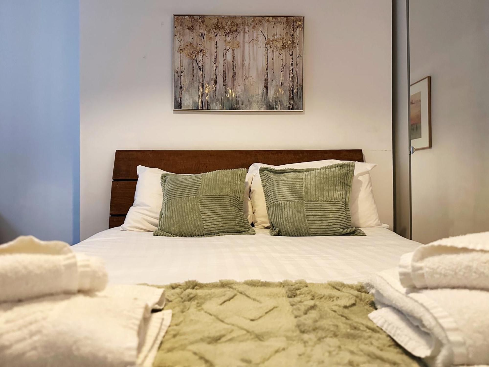 Theo's 2 Bedroom In *