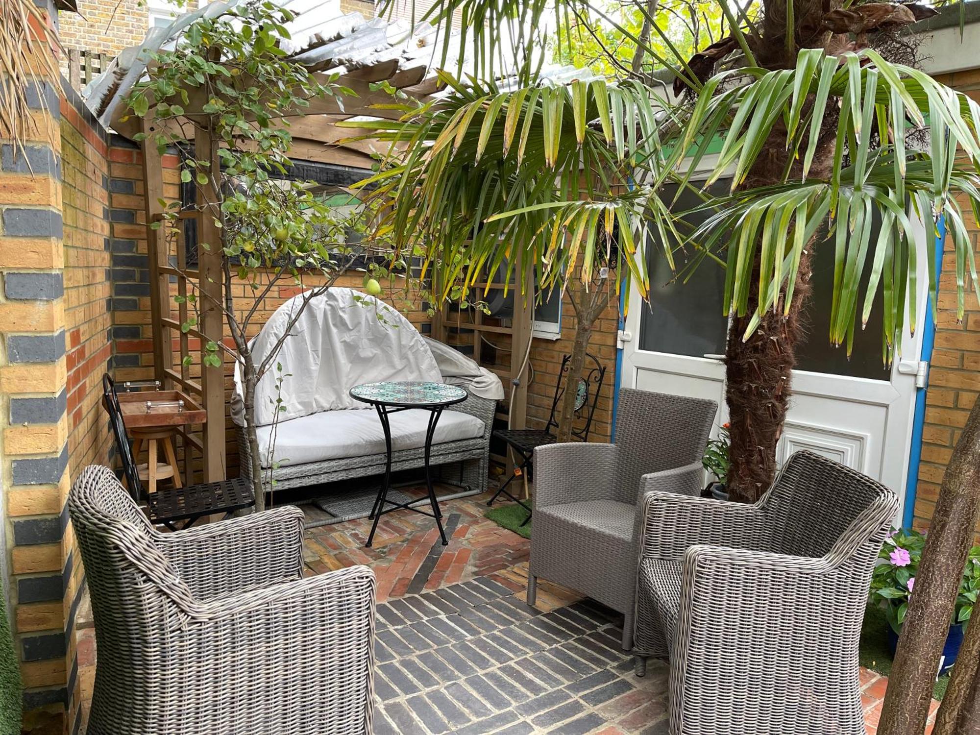 Pousada Luxe Quartet: Spacious 4-bed Retreat Near Elizabeth Line