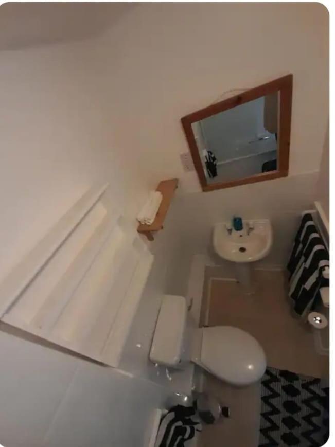 Hébergement de vacances Lovely 2-bedrooom Home, Away From