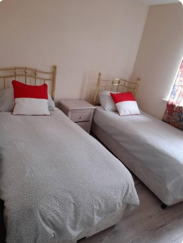 Hébergement de vacances Lovely 2-bedrooom Home, Away From Londres