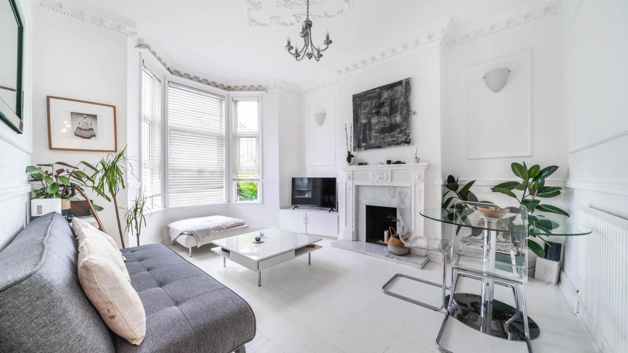 Spacious 2-bed Ground Floor Flat With Private Garden Appartement