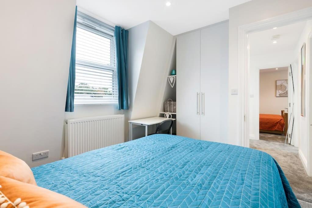 Stunning Double Within A Loft Space * Londres