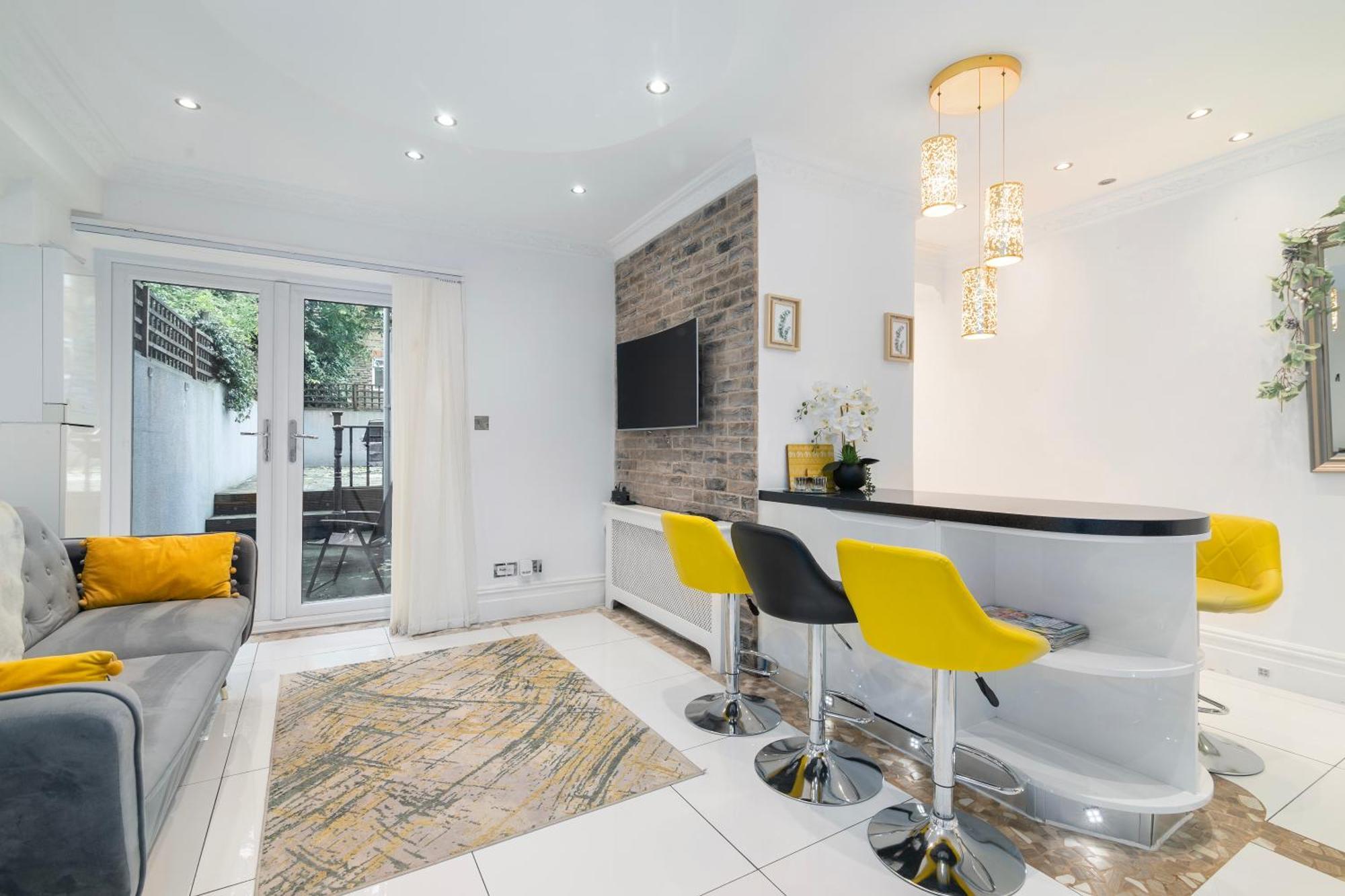 Elegant 2 Bedroom Garden Flat, London, Paddington! *