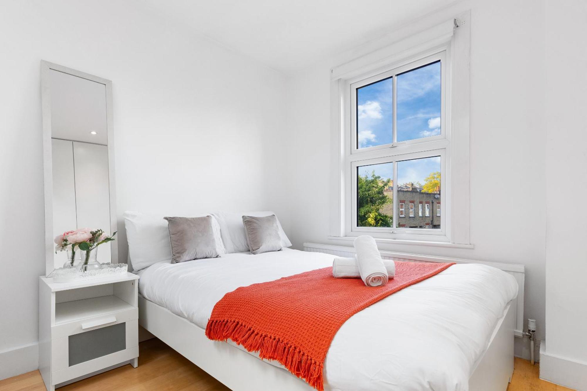 Luxury 4-bedroom Modern Flat In Steps From Station, Sleeps 9 In Style! Apartamento Londres