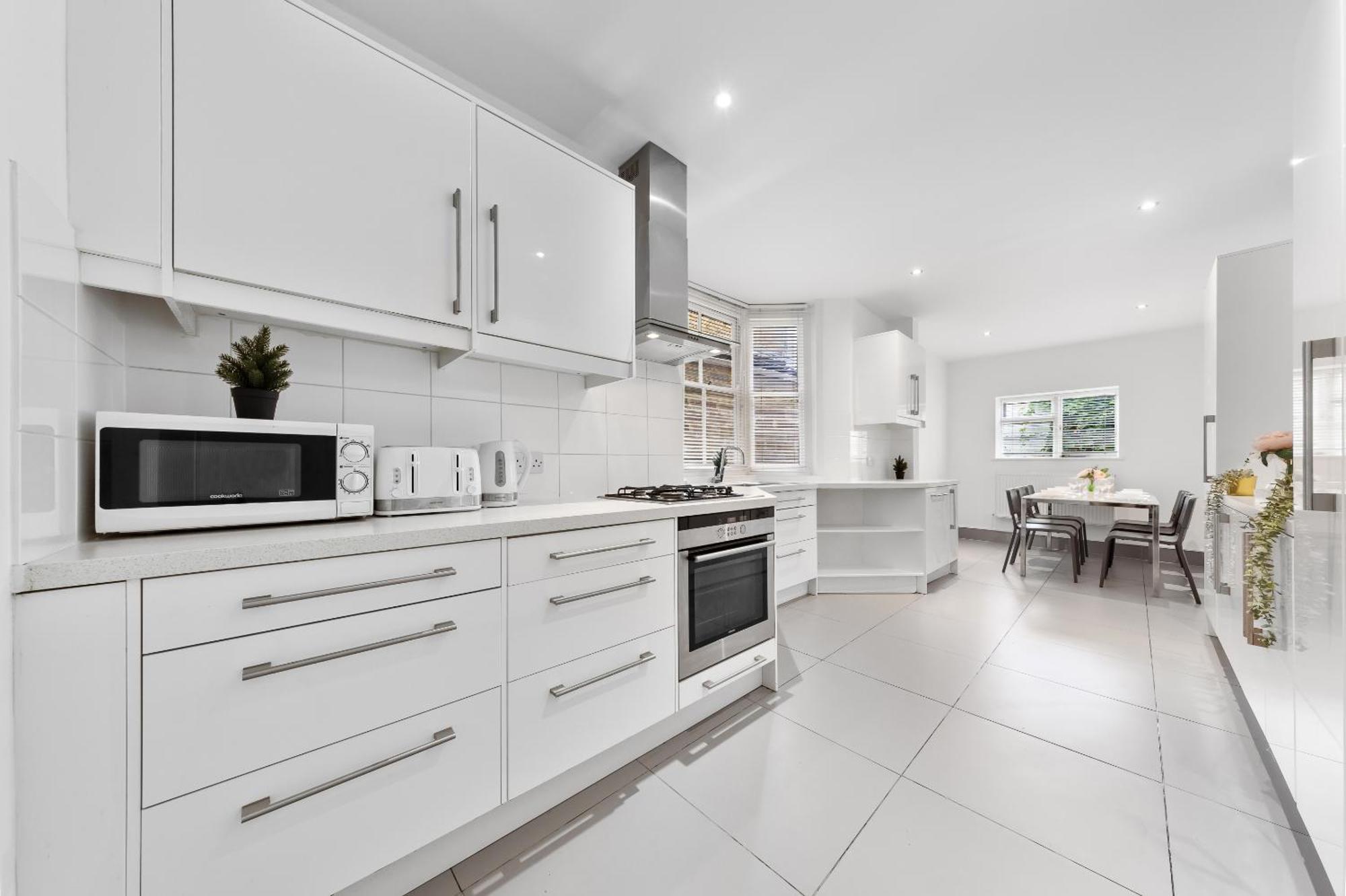 Apartamento Luxury 4-bedroom Modern Flat In Steps From Station, Sleeps 9 In Style!