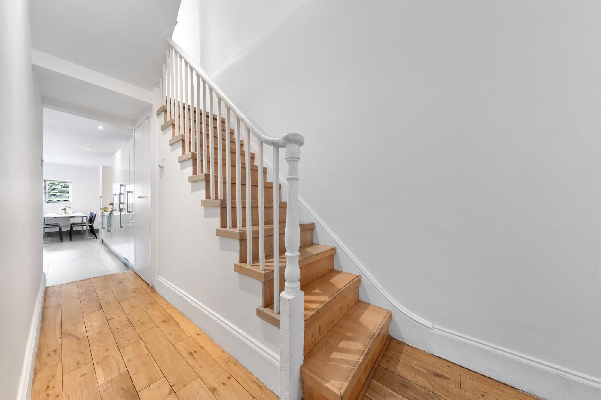 Luxury 4-bedroom Modern Flat In Steps From Station, Sleeps 9 In Style! Londres