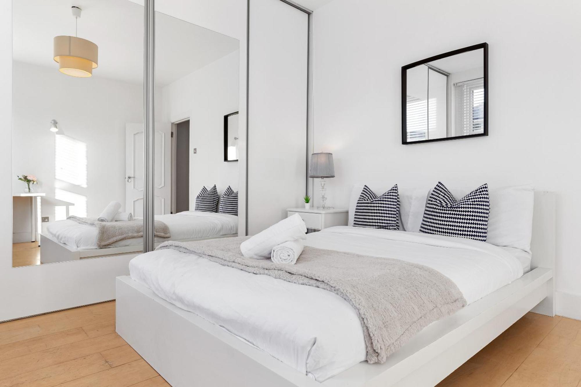 Luxury 4-bedroom Modern Flat In Steps From Station, Sleeps 9 In Style! Apartamento Londres