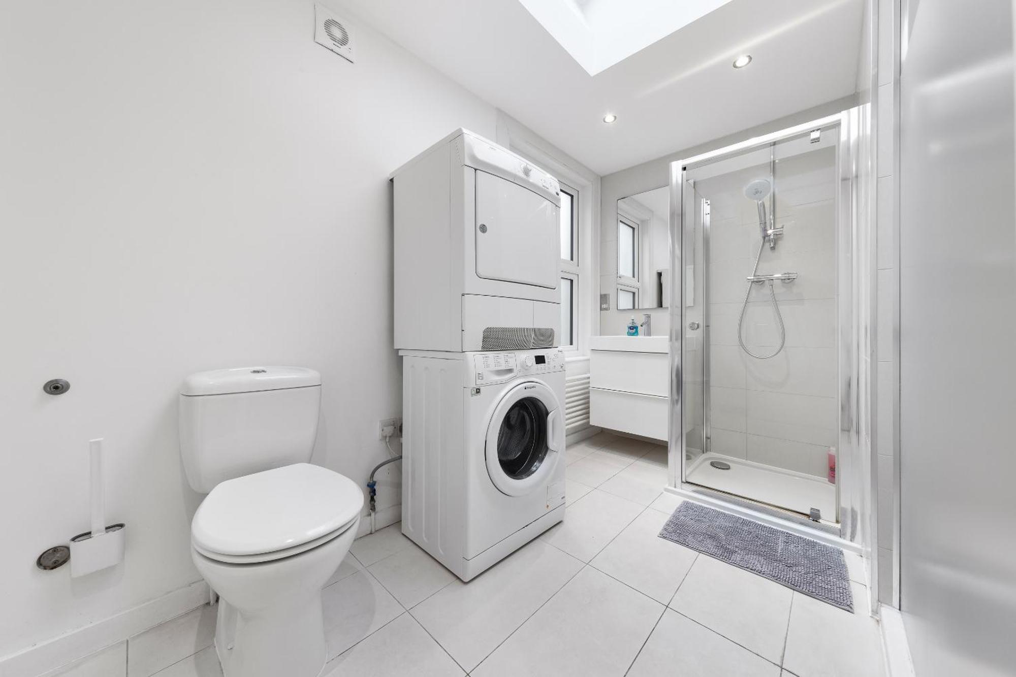 Luxury 4-bedroom Modern Flat In Steps From Station, Sleeps 9 In Style! Apartamento