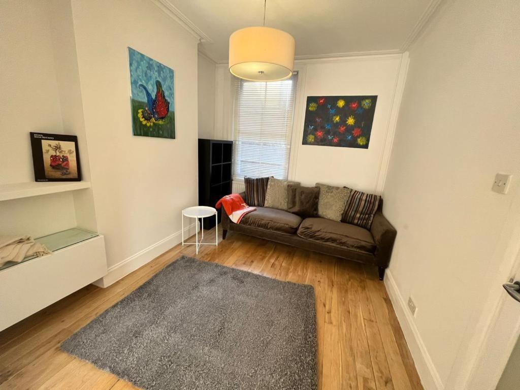 Luxury 4-bedroom Modern Flat In Steps From Station, Sleeps 9 In Style! Apartamento Londres