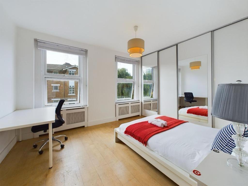 Apartamento Luxury 4-bedroom Modern Flat In Steps From Station, Sleeps 9 In Style! Londres