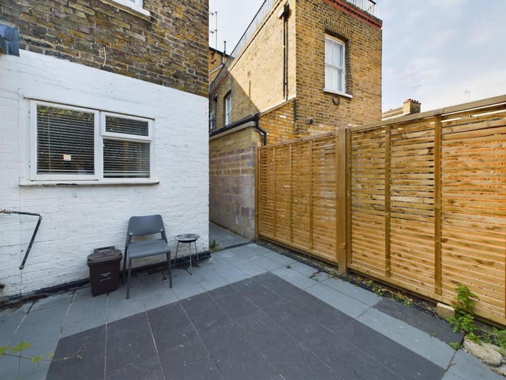 Apartamento Luxury 4-bedroom Modern Flat In Steps From Station, Sleeps 9 In Style! Londres