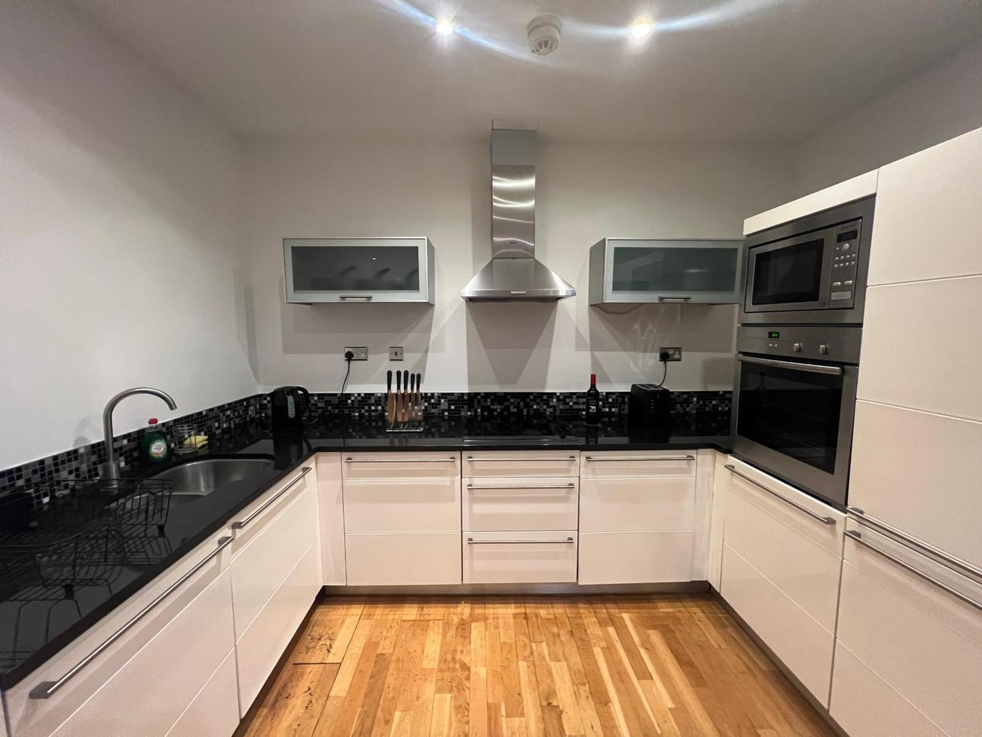 Apartment Panoramic View In Canary Wharf Penthouse