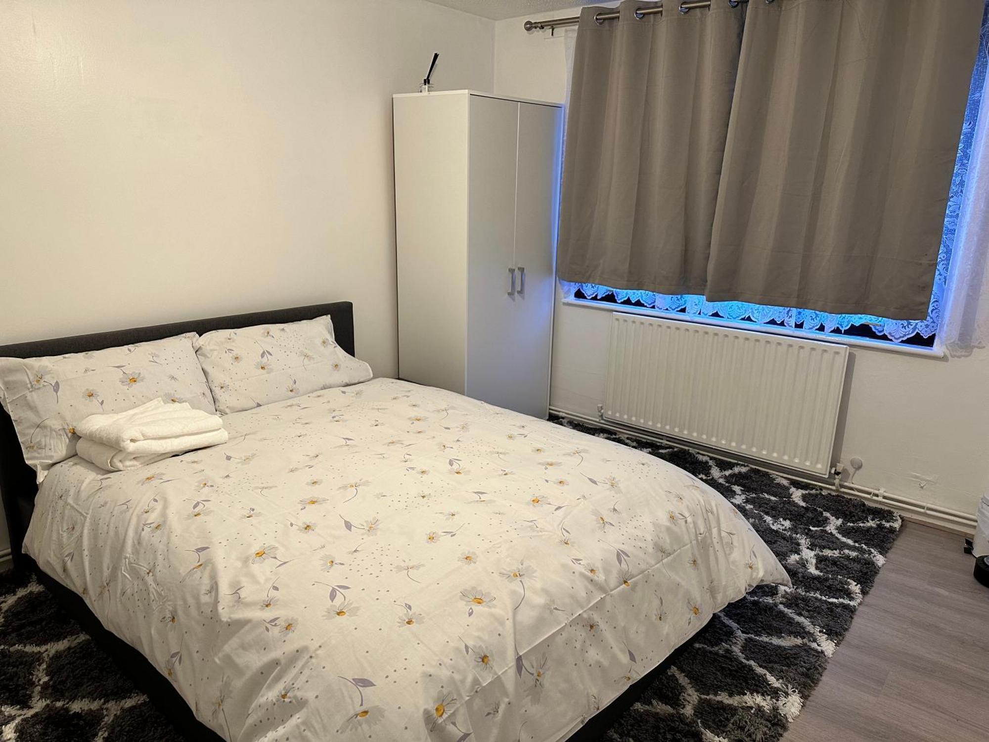 Family Homes - Celandine Guest house *