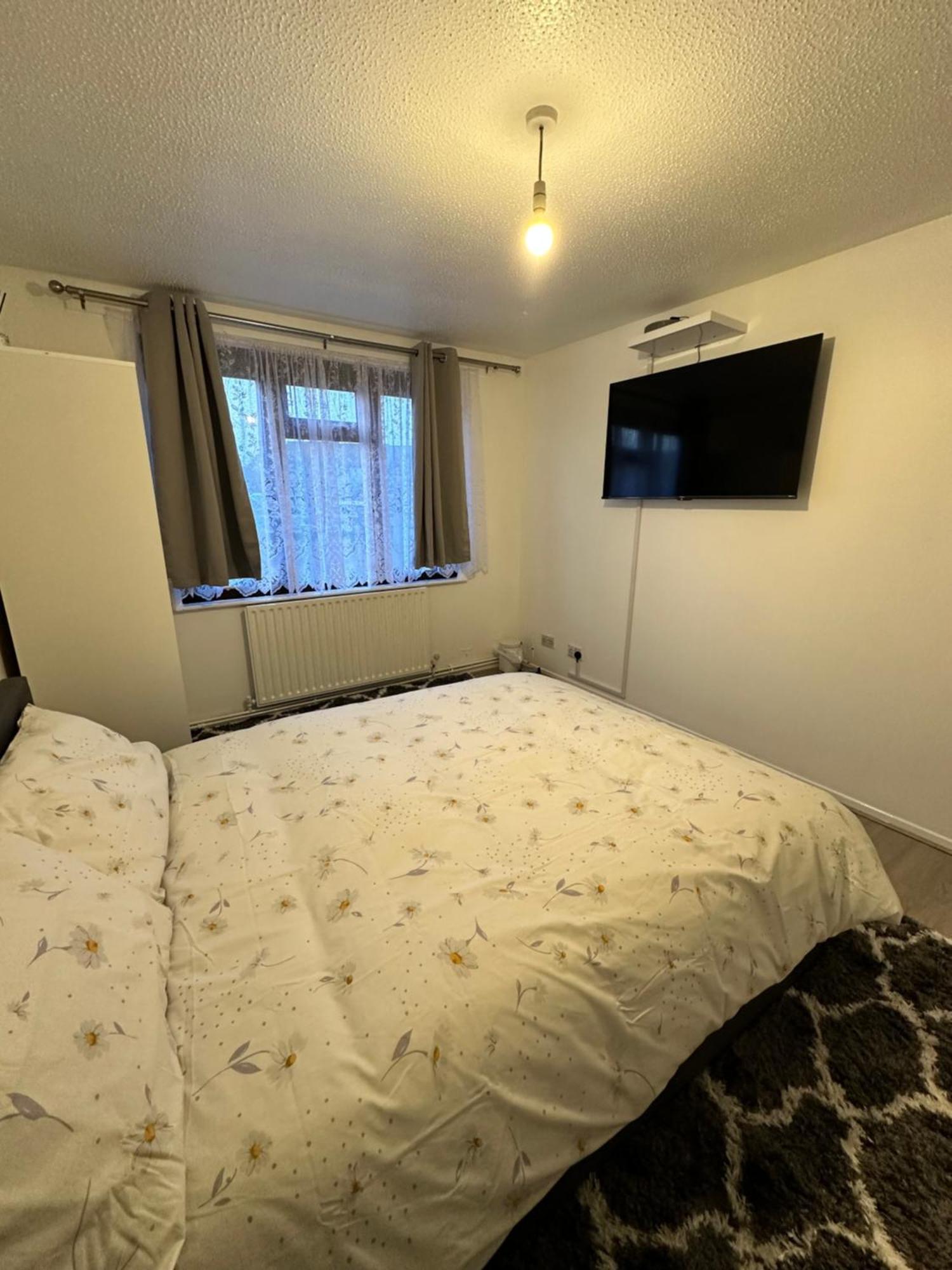 Family Homes - Celandine Guest house