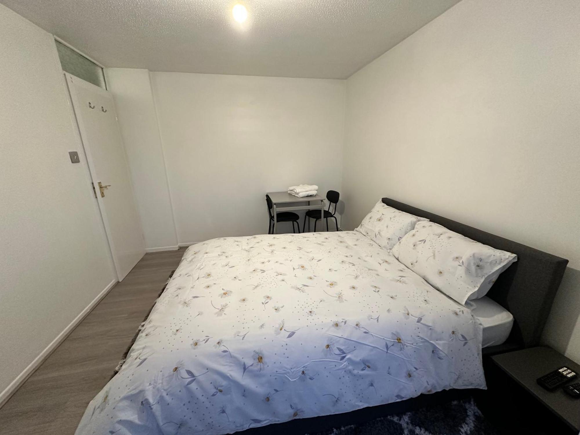 Family Homes - Celandine Guest house *