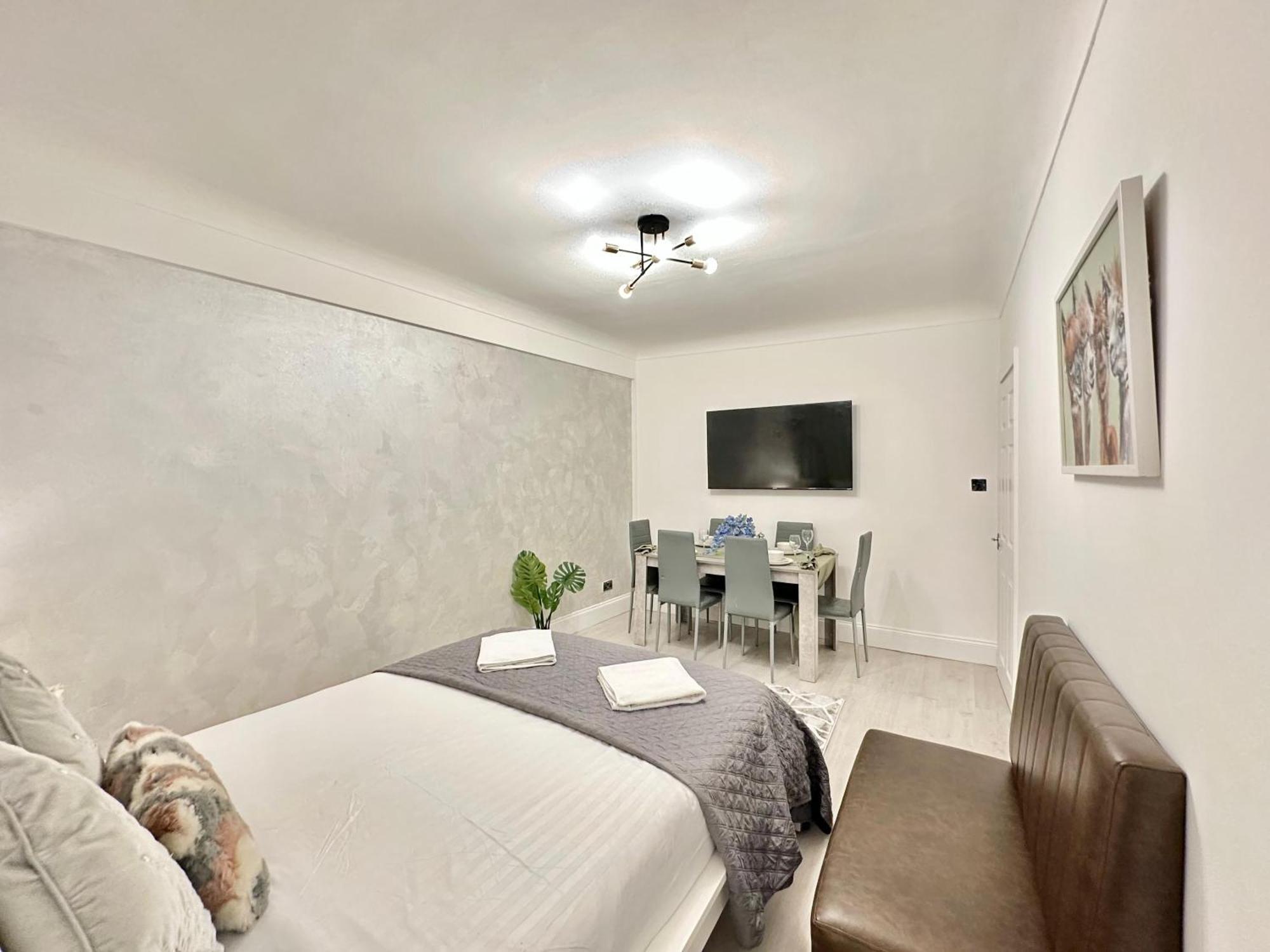 Beautiful Near Mayfair Apartment *