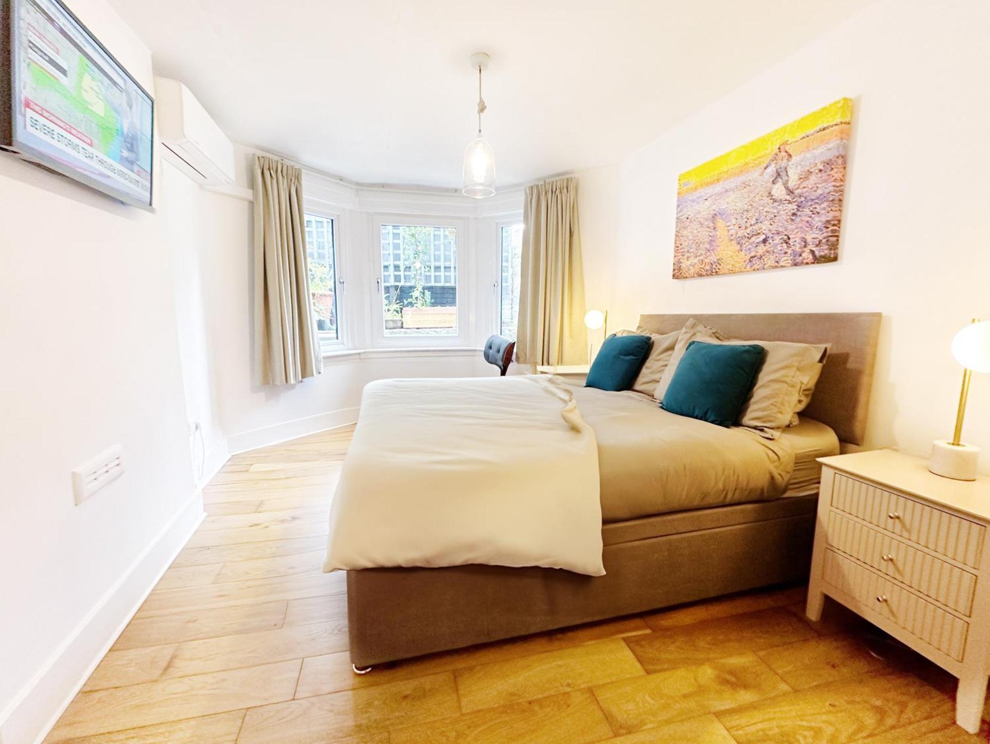 Modern Flat With King Bed, Garden & Outdoor Dining Appartement *