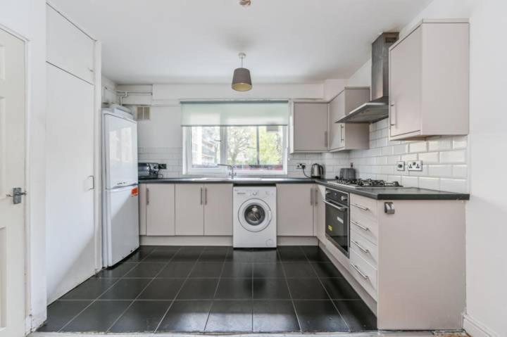 3 Bedrooms Flat Crystal Palace Appartement Londen