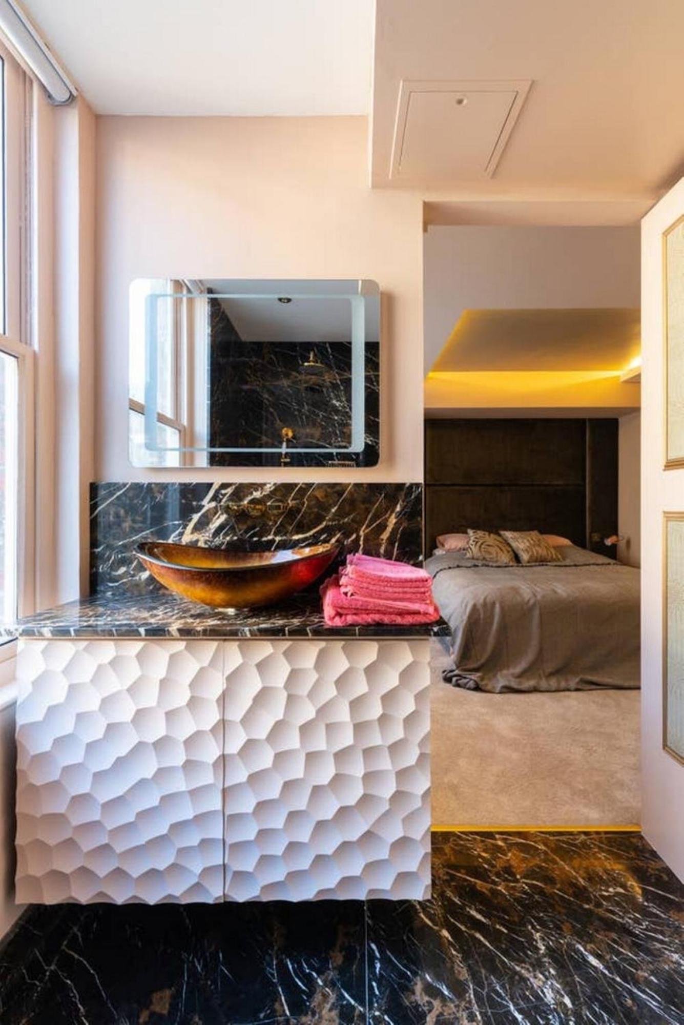 Charly Holiday home London