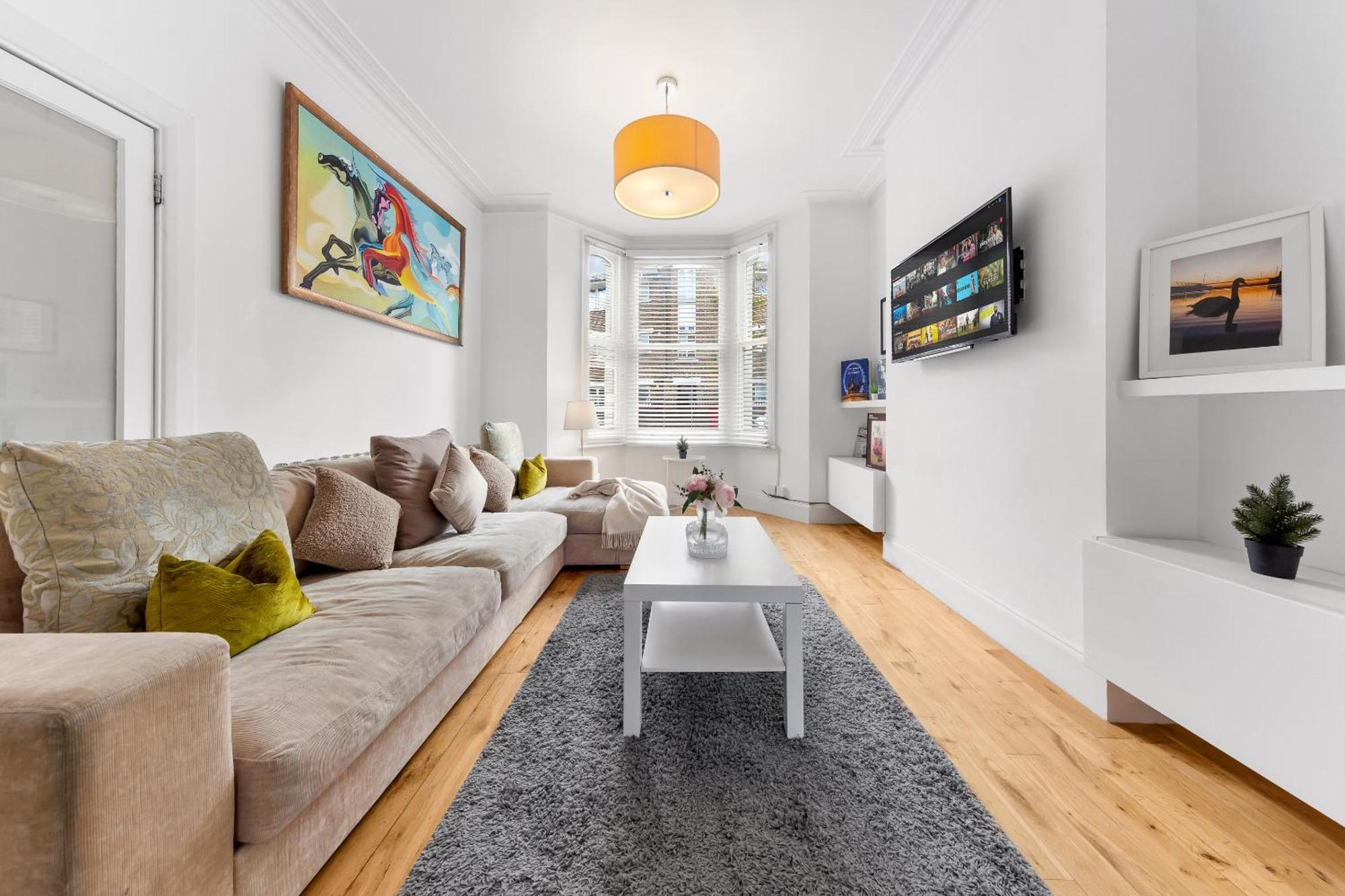 Luxury 4-bedroom Modern Flat In Steps From Station, Sleeps 9 In Style! Londres