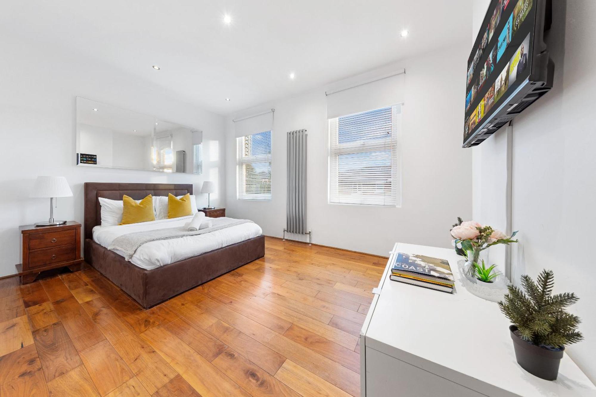 Apartamento Luxury 4-bedroom Modern Flat In Steps From Station, Sleeps 9 In Style! *