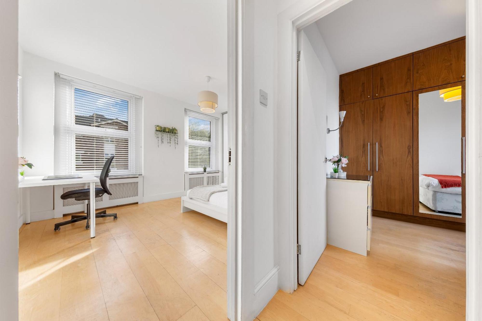 Apartamento Luxury 4-bedroom Modern Flat In Steps From Station, Sleeps 9 In Style! Londres