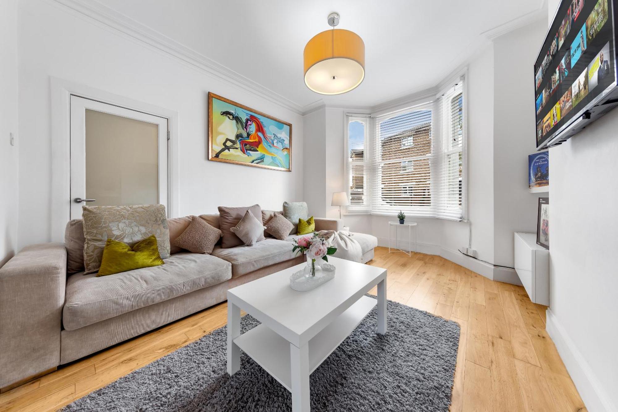 Luxury 4-bedroom Modern Flat In Steps From Station, Sleeps 9 In Style! Londres