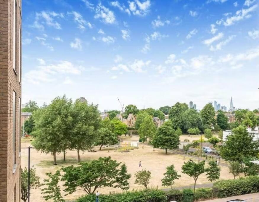 Appartement Lovely 1br With Balcony & Stunning Views In Brixton *