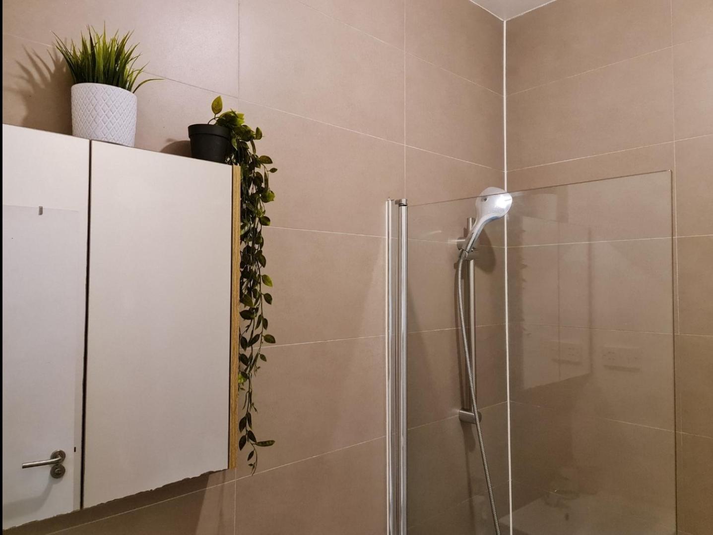 Apartamento Stylish - Private Bathroom, 15mins To London!