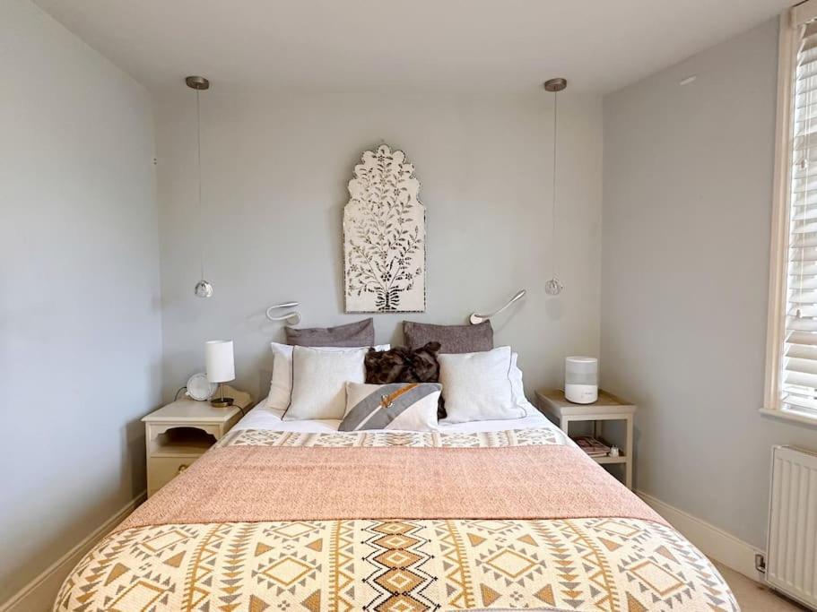 Stunning Modern 2-floor House With 3 Ensuite Londres