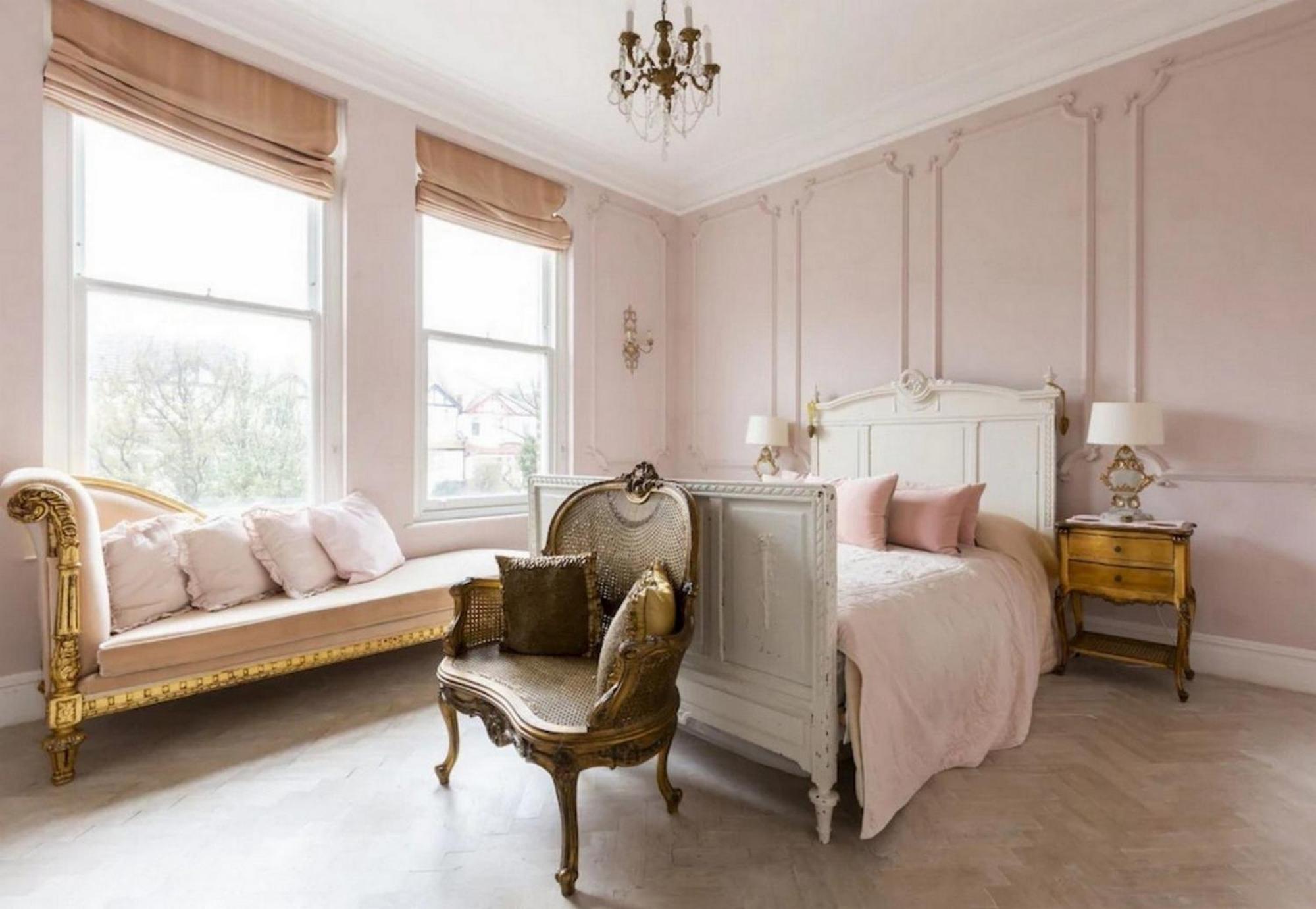 Villa 7br Holiday In Near Hyde Park- If You Want To Book, Please Contact On Wh-ats-app - 0034-605-434-371 !!!!