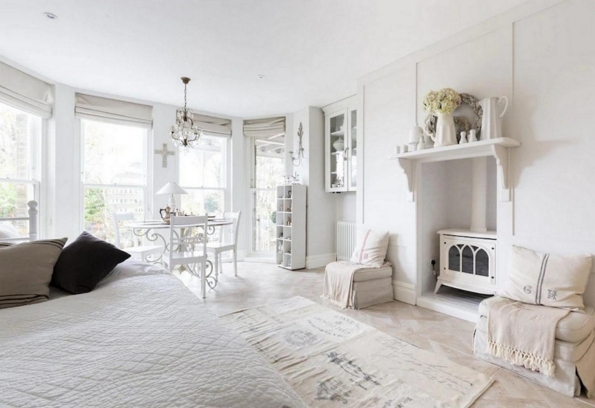 Villa 7br Holiday In Near Hyde Park- If You Want To Book, Please Contact On Wh-ats-app - 0034-605-434-371 !!!!